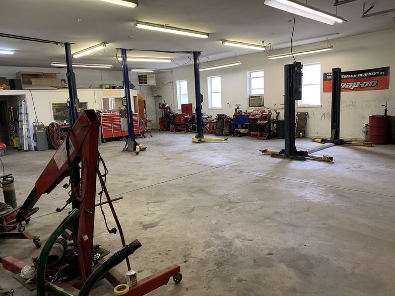 More Photos Of 2203 Route 715, Stroudsburg Auto Repair For Lease