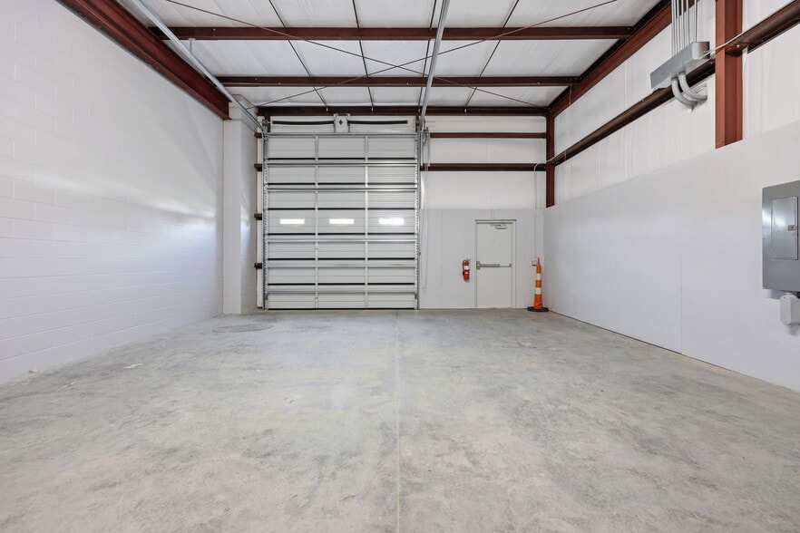 More Photos Of 3945 Lee St, Ayden Light Distribution For Lease