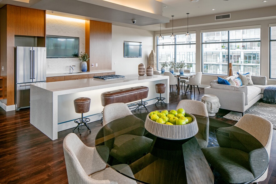 More Photos Of 1221 SW 11th Ave, Portland Apartments For Lease