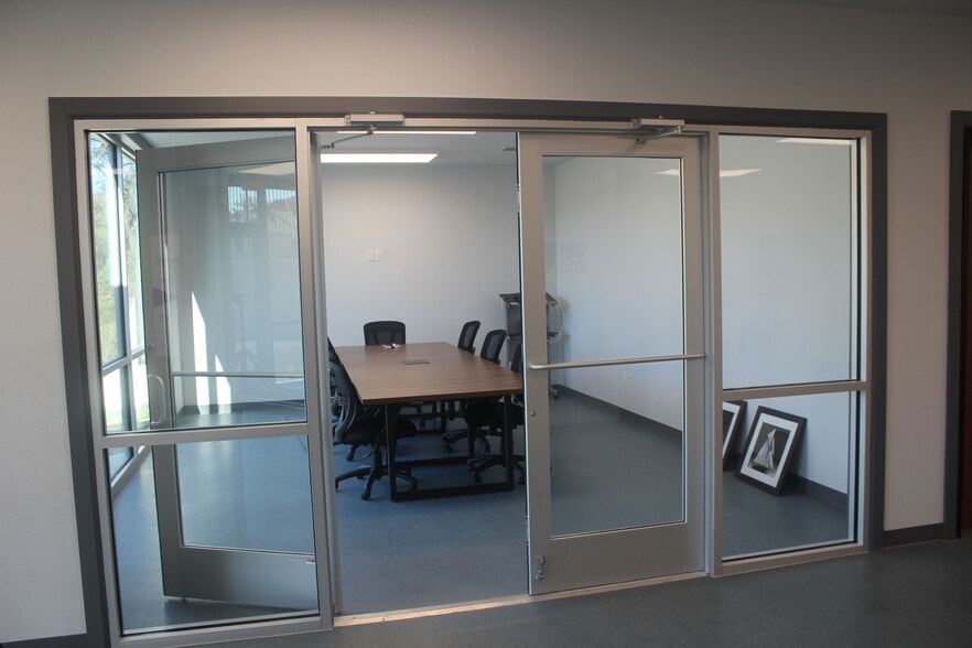 More Photos Of 4111 W State Highway 29, Georgetown Warehouse For Sale