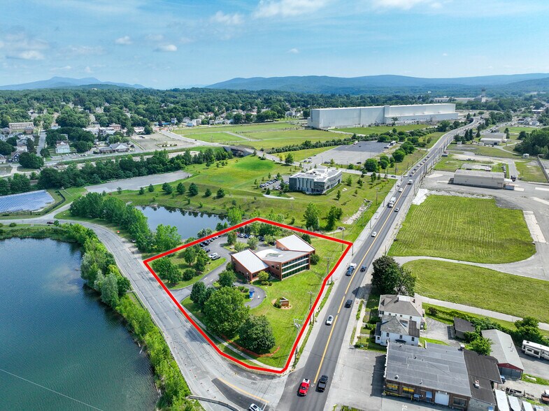 More Photos Of 111 Silver Lake Blvd, Pittsfield Office For Sale