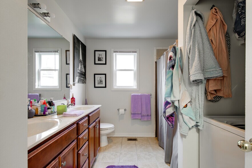 More Photos Of 2304 5th Ave, Richmond Apartments For Sale