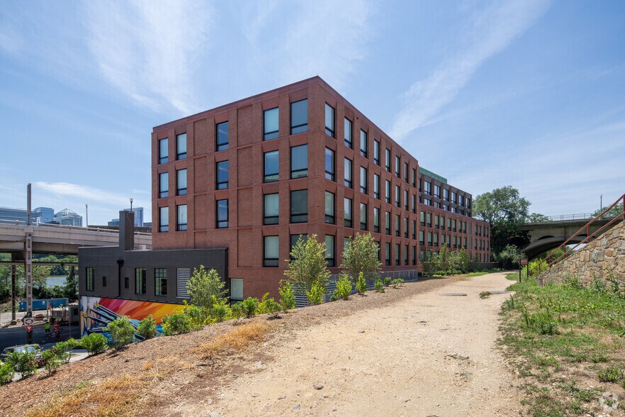 More Photos Of 3401 Water St NW, Washington Hotel For Lease