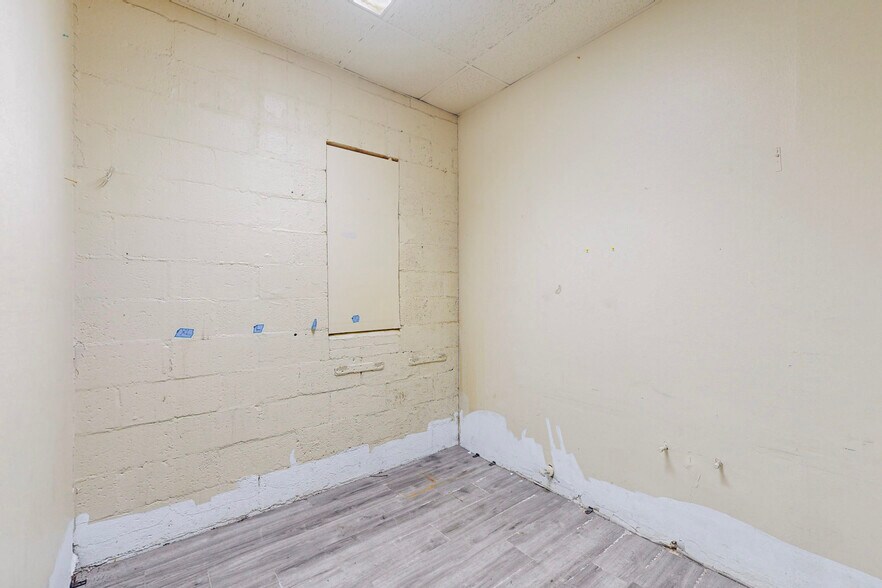 More Photos Of 1823 Commercial St NE, Albuquerque Warehouse For Sale