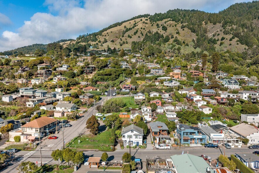 More Photos Of 3488 Shoreline hwy, Stinson Beach Storefront Retail Residential For Sale