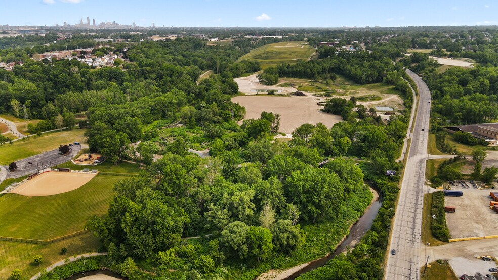 More Photos Of 5000 Warner Rd, Garfield Heights Land For Sale