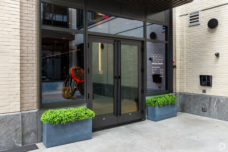 More Photos Of 1950 Broadway, Oakland Apartments For Lease