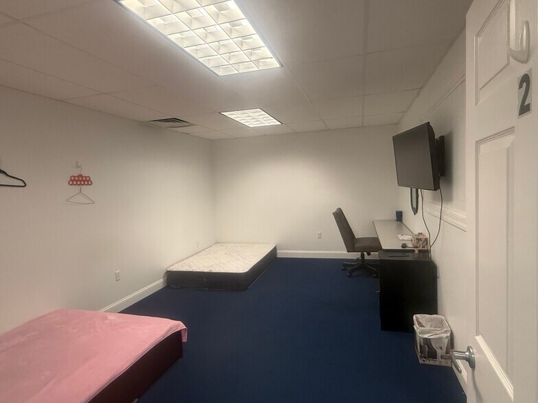 More Photos Of 22 S Prospect St, Nanticoke Office For Sale