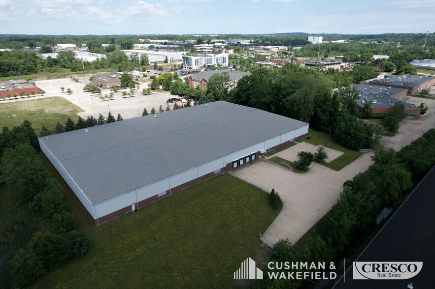 More Photos Of 30700 Aurora Rd, Solon Warehouse For Lease
