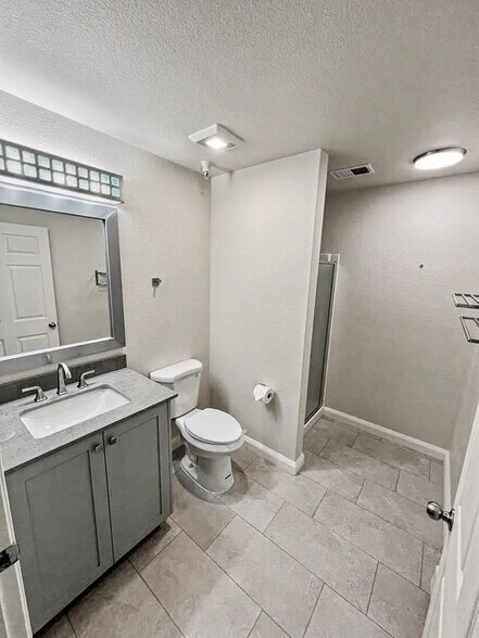 More Photos Of 21 Bisbee Ct, Santa Fe Warehouse For Lease