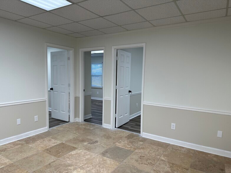 More Photos Of 425 E Crossville Rd, Roswell Office For Sale