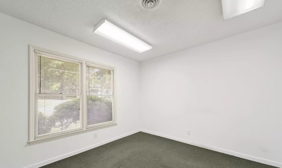 More Photos Of 209 W Barr St, Lancaster Office For Sale