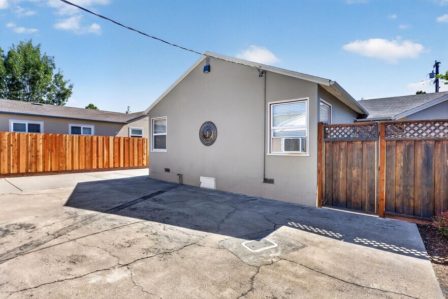 More Photos Of 20847 Chester St, Castro Valley Multifamily For Sale