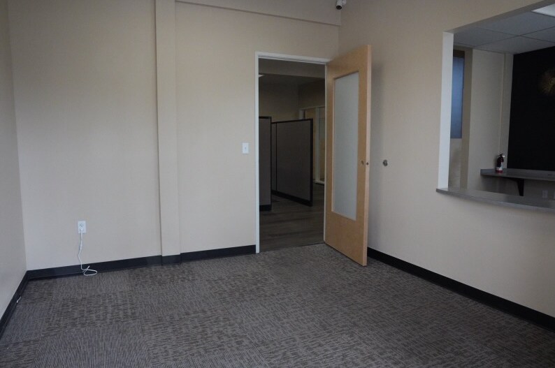 More Photos Of 1607 Beavercreek Rd, Oregon City Office For Lease