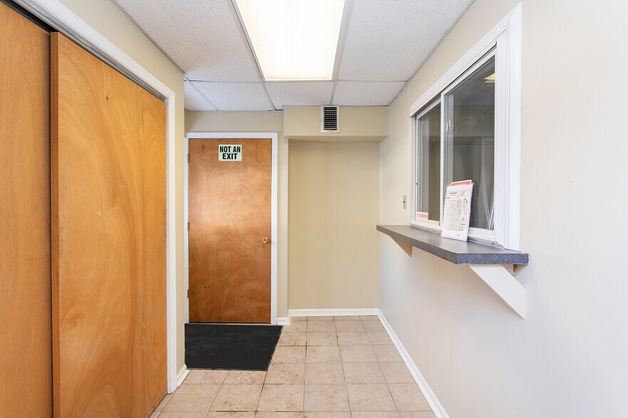 More Photos Of 891 Saratoga Rd, Gansevoort Warehouse For Lease