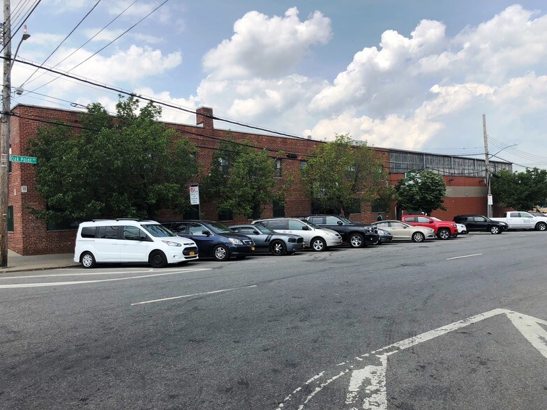 More Photos Of 1285 Oak Point Ave, Bronx Warehouse For Lease