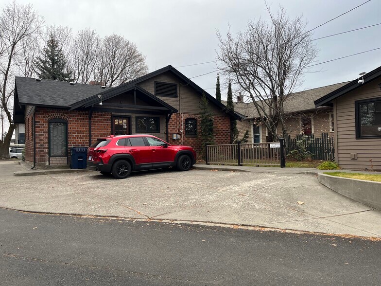 More Photos Of 725 NW Broadway St, Bend Office For Lease