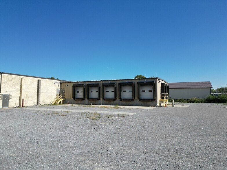 More Photos Of 3365 Broadway St, Cheektowaga Truck Terminal For Sale