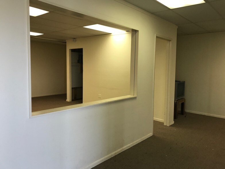 More Photos Of 575 Dawson Dr, Camarillo Service For Lease