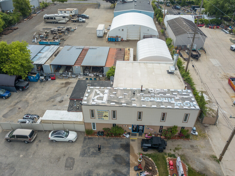 More Photos Of 20785 Orchard Lake Rd, Farmington Hills Warehouse For Sale