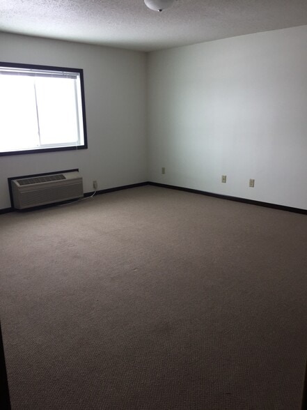 More Photos Of 3502 Interstate Blvd, Fargo Apartments For Sale