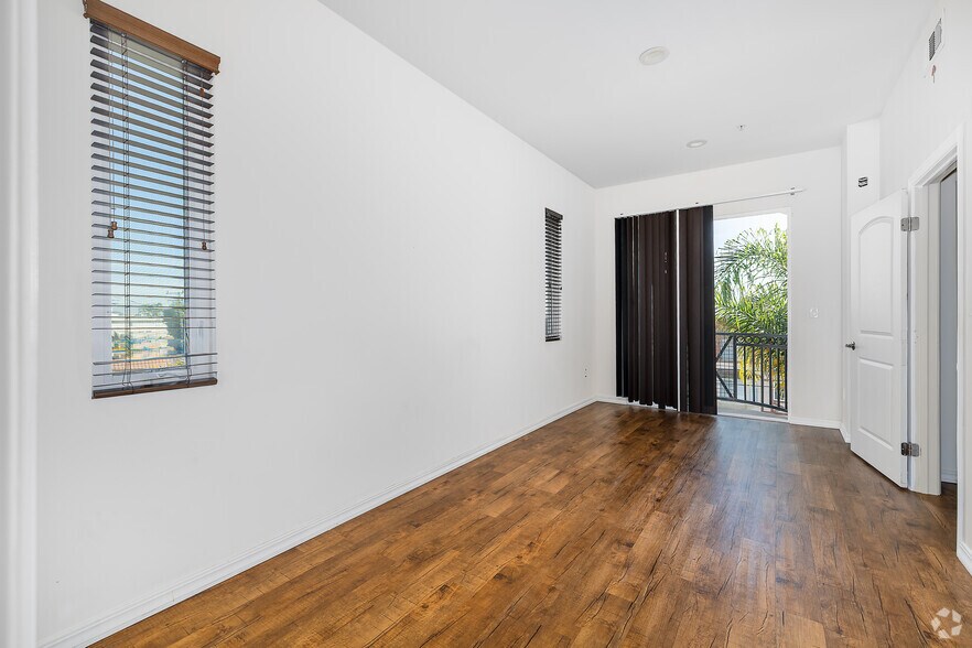 More Photos Of 14105 Chadron Ave, Hawthorne Apartments For Lease