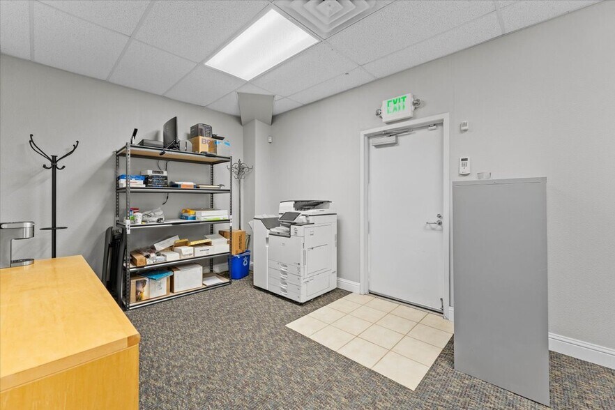 More Photos Of 2155 Larkspur Ln, Redding Office For Sale