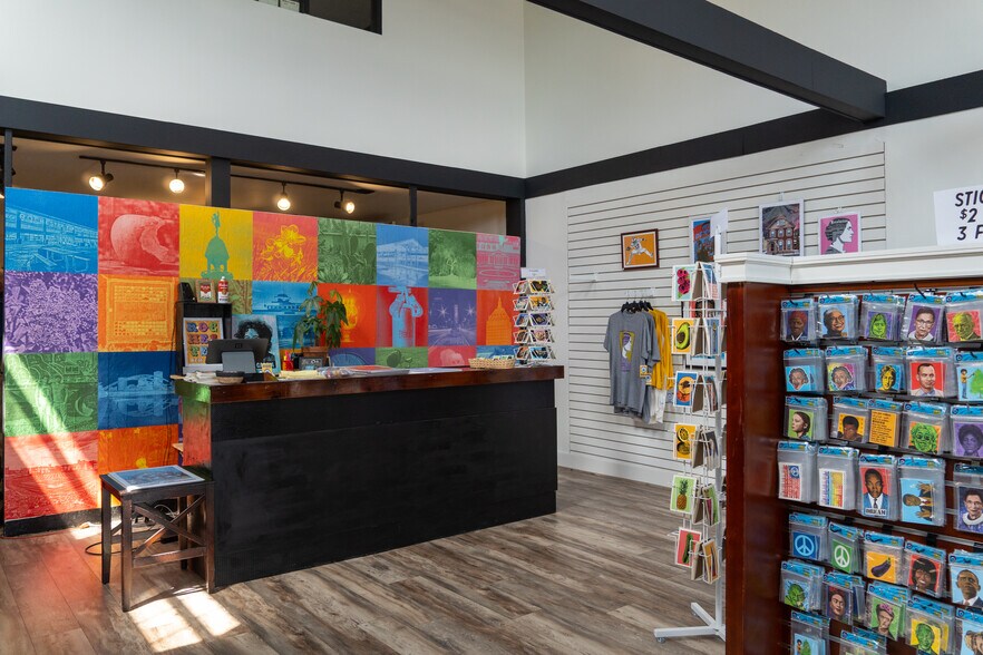 More Photos Of 9 Pennsylvania Ave, Rochester Freestanding For Sale