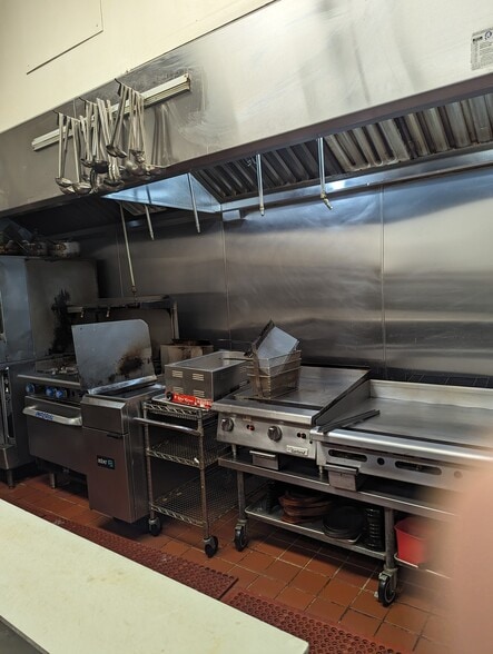 More Photos Of 4553 Arthur Kill Rd, Staten Island Freestanding For Lease