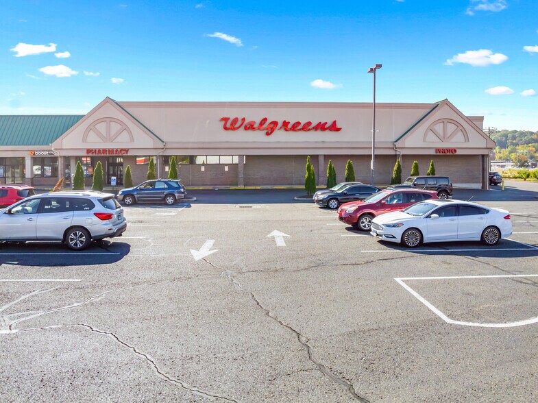 More Photos Of 649 W Main St, Waterbury Freestanding For Sale