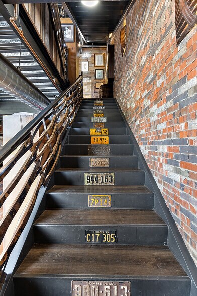 More Photos Of 148 Pit Ln, Pontiac Parking Garage For Sale