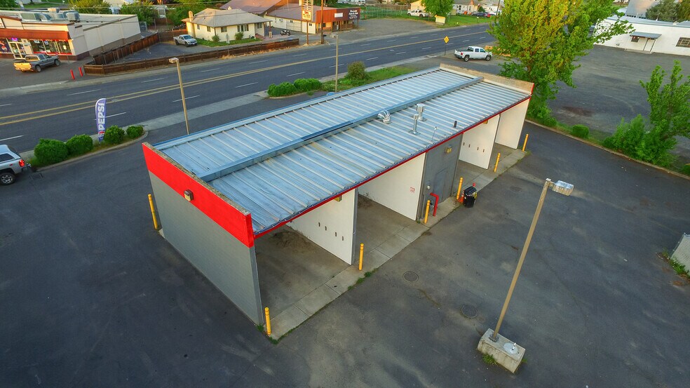 More Photos Of 1027 Linden Ave, Lewiston Carwash For Sale