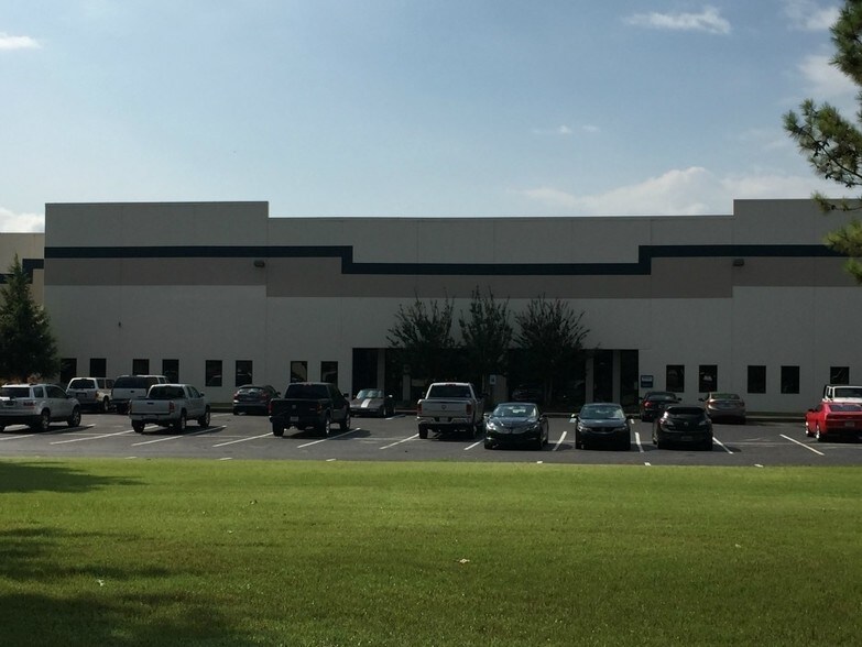 More Photos Of 170 Jetplex Blvd, Huntsville Warehouse For Lease