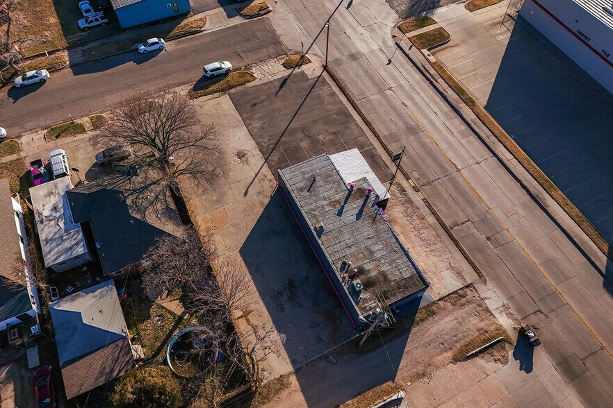 More Photos Of 212 W Harry St, Wichita Bar For Sale