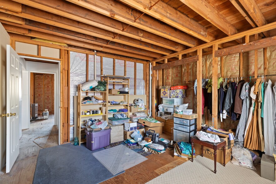 More Photos Of 5565 NE Stephens St, Winchester Auto Repair For Sale