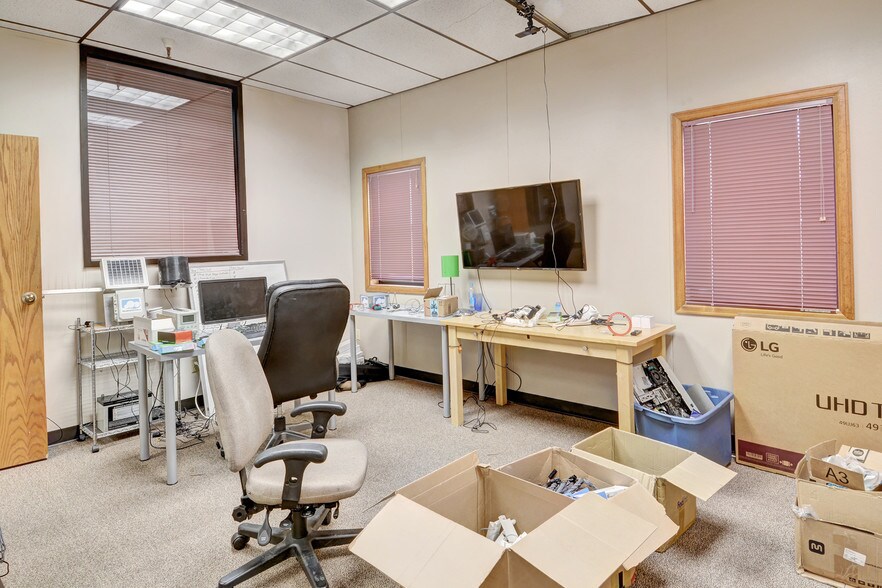 More Photos Of 5485 Conestoga Ct, Boulder Office For Lease