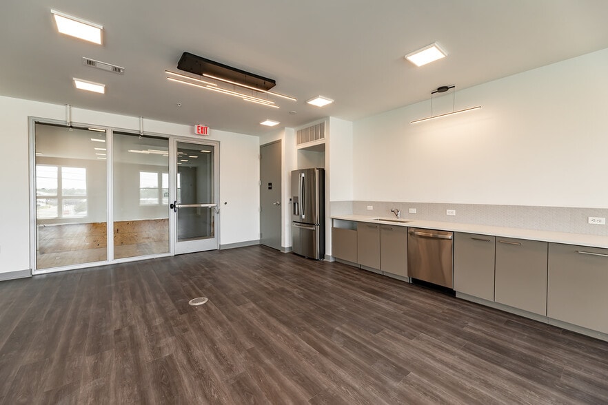 More Photos Of 300 S Hollywood St, Memphis Apartments For Sale