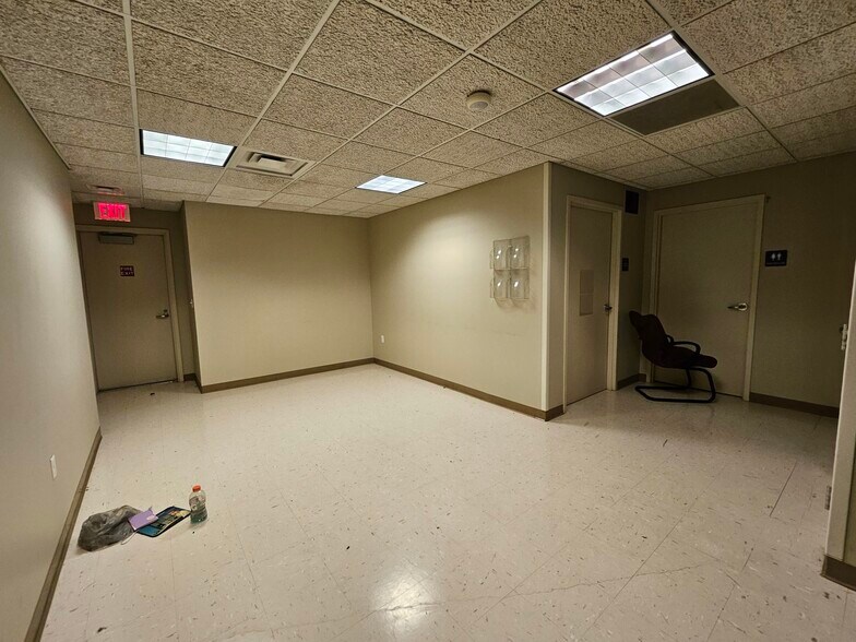 More Photos Of 1120 Professional Blvd, Evansville Office For Sale