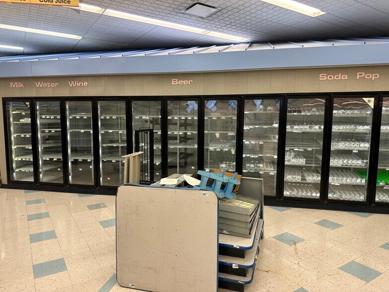 More Photos Of 4410 S Division Ave, Grand Rapids Drugstore For Sale