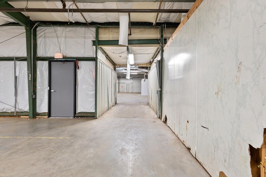 More Photos Of 1811-1813 Old Estill Springs Rd, Tullahoma Warehouse For Lease