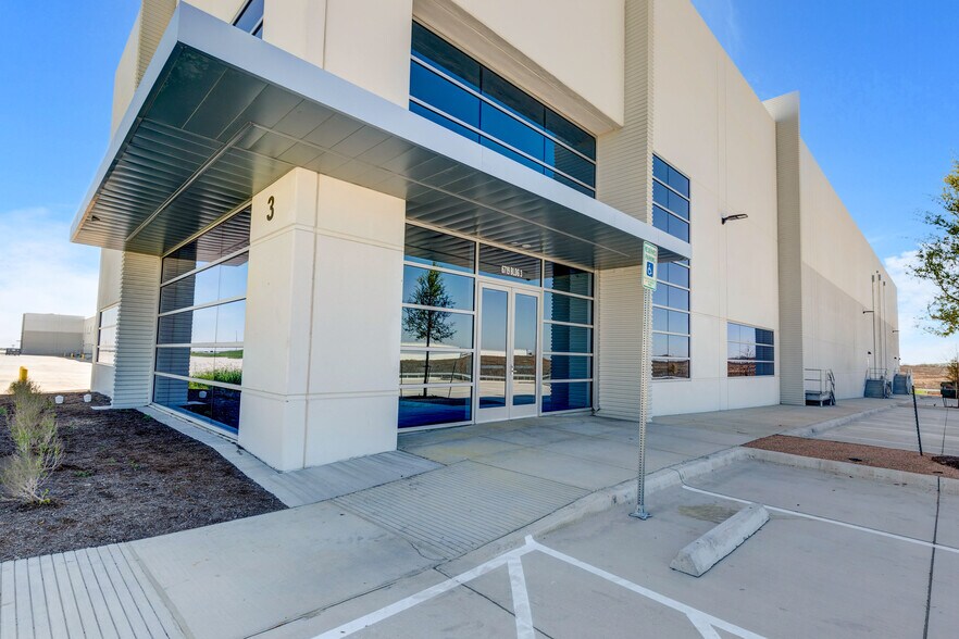 More Photos Of 6719 E Howard Ln, Manor Unknown For Lease