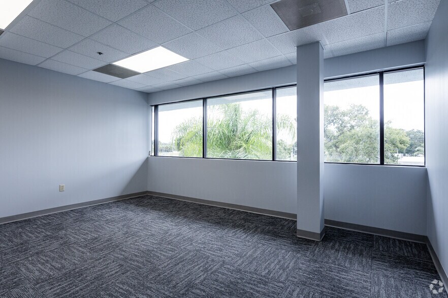 More Photos Of 7601-7625 Little Rd, New Port Richey Unknown For Lease