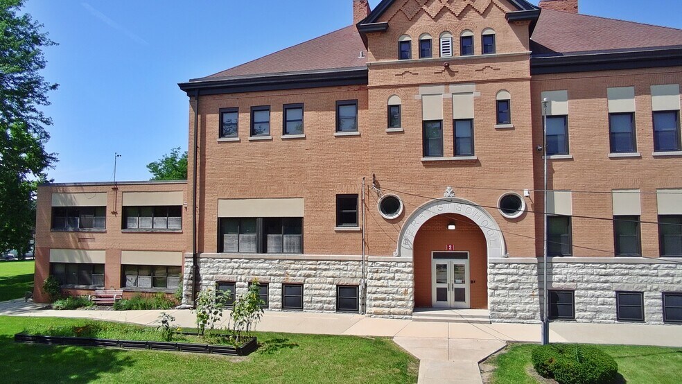 More Photos Of 633 W Perry St, Belvidere Schools For Sale