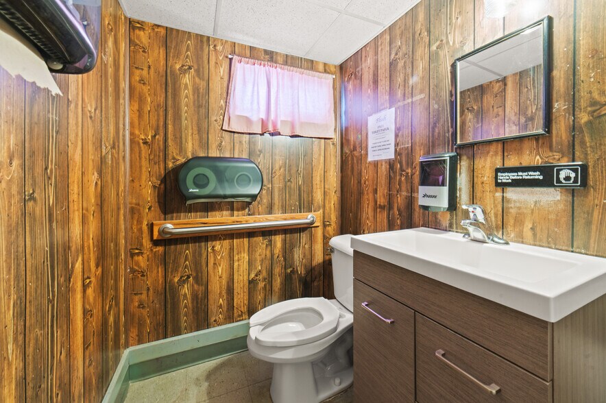 More Photos Of 6516 Old 27 N, Frederic General Retail For Sale