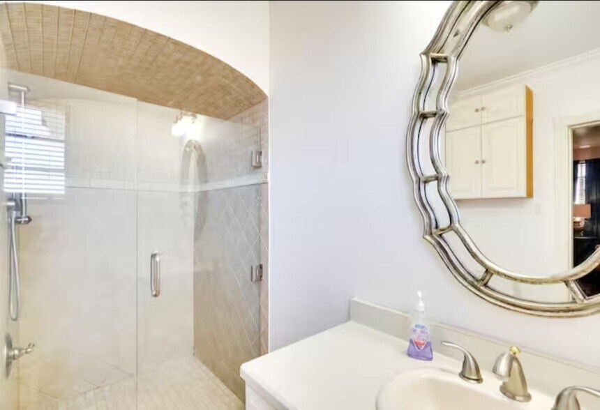 More Photos Of 2070 SW Loop 338, Odessa Specialty For Lease