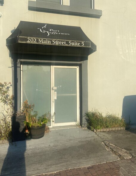 More Photos Of 202 Main St, Port Jefferson Apartments For Sale