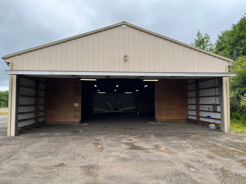 Primary Photo Of 1402 Sekiu Airport Road, Sekiu Airplane Hangar For Lease