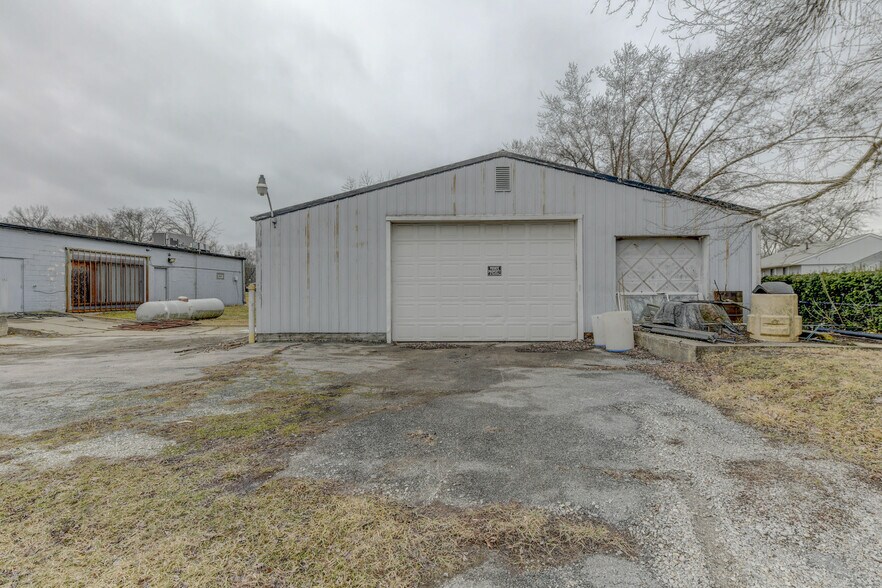 More Photos Of 135 E Main St, Glenwood General Retail For Sale