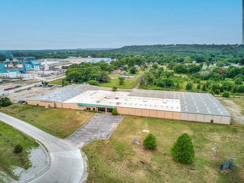 Primary Photo Of 601 US 75, Henryetta Warehouse For Lease