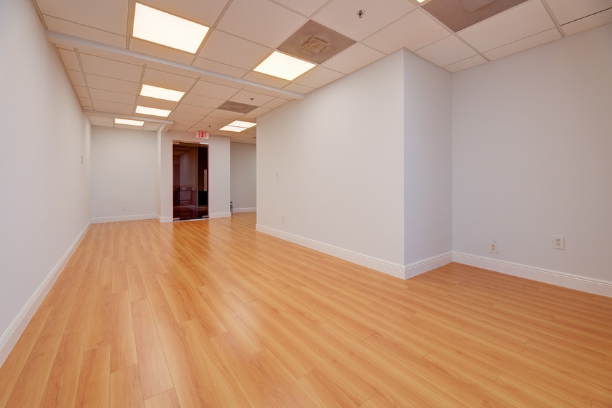More Photos Of 550 Biltmore Way, Coral Gables Office For Lease